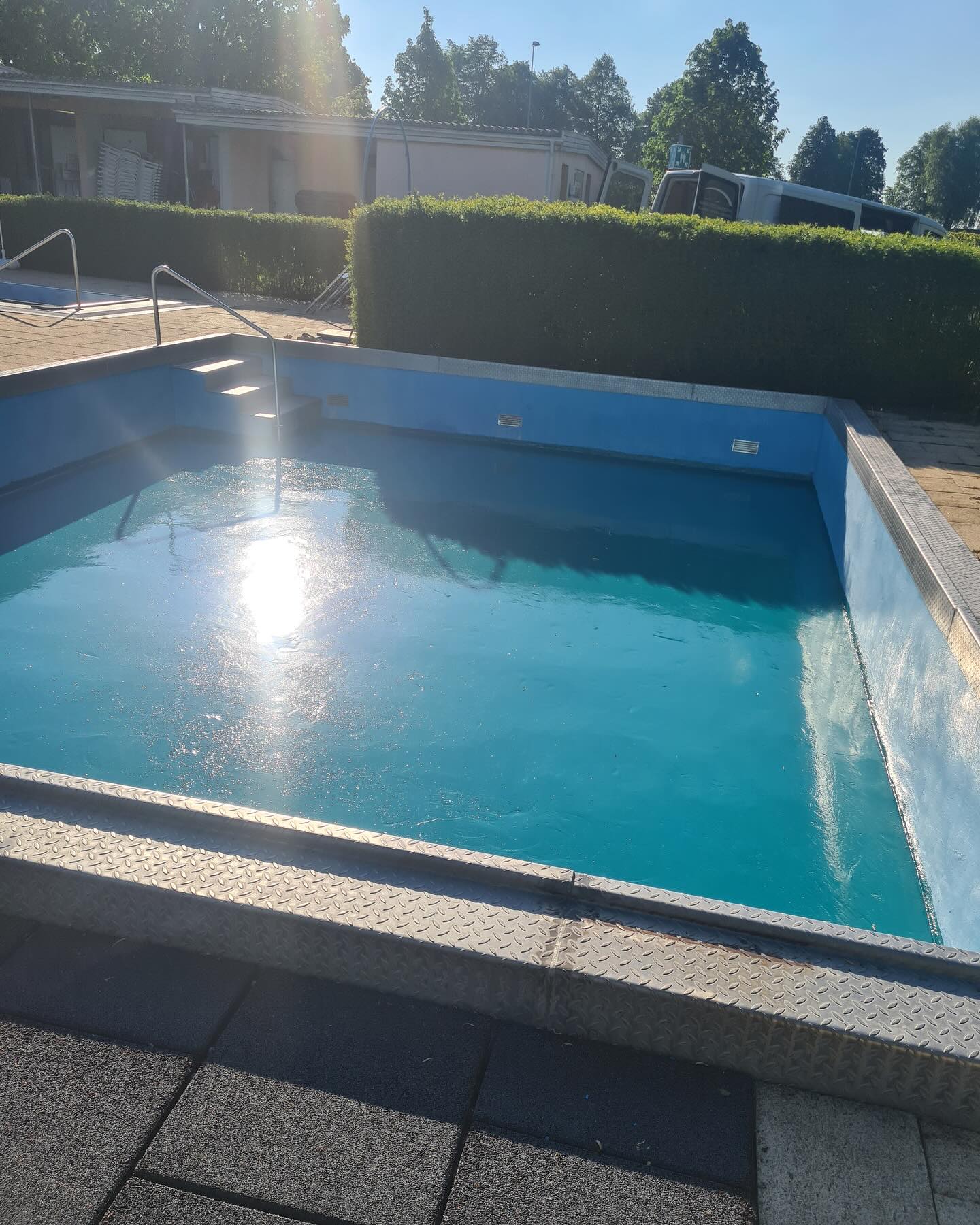 Der Sommer kann komma!
Im geliebten Freibad Hauerz durften wir das Nichtschwimmerbecken fit für di…