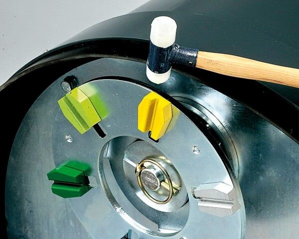 Bild von DSM 400. <a href="index.php?option=com_tags&view=tag&id[0]=21:schleifmaschine">Schleifmaschine</a>, <a href="index.php?option=com_tags&view=tag&id[0]=27:diamantschleifen">Diamantschleifen</a>, <a href="index.php?option=com_tags&view=tag&id[0]=30:schwamborn">Schwamborn</a>