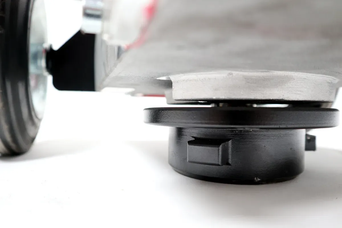 Bild von Handgeführter-Betonglätter. <a href="index.php?option=com_tags&view=tag&id[0]=18:betonglaetter">Betonglätter</a>, <a href="index.php?option=com_tags&view=tag&id[0]=19:glaettmaschine">Glättmaschine</a>, <a href="index.php?option=com_tags&view=tag&id[0]=21:schleifmaschine">Schleifmaschine</a>, <a href="index.php?option=com_tags&view=tag&id[0]=22:handgefuehrter-betonglaetter">Handgeführter Betonglätter</a>