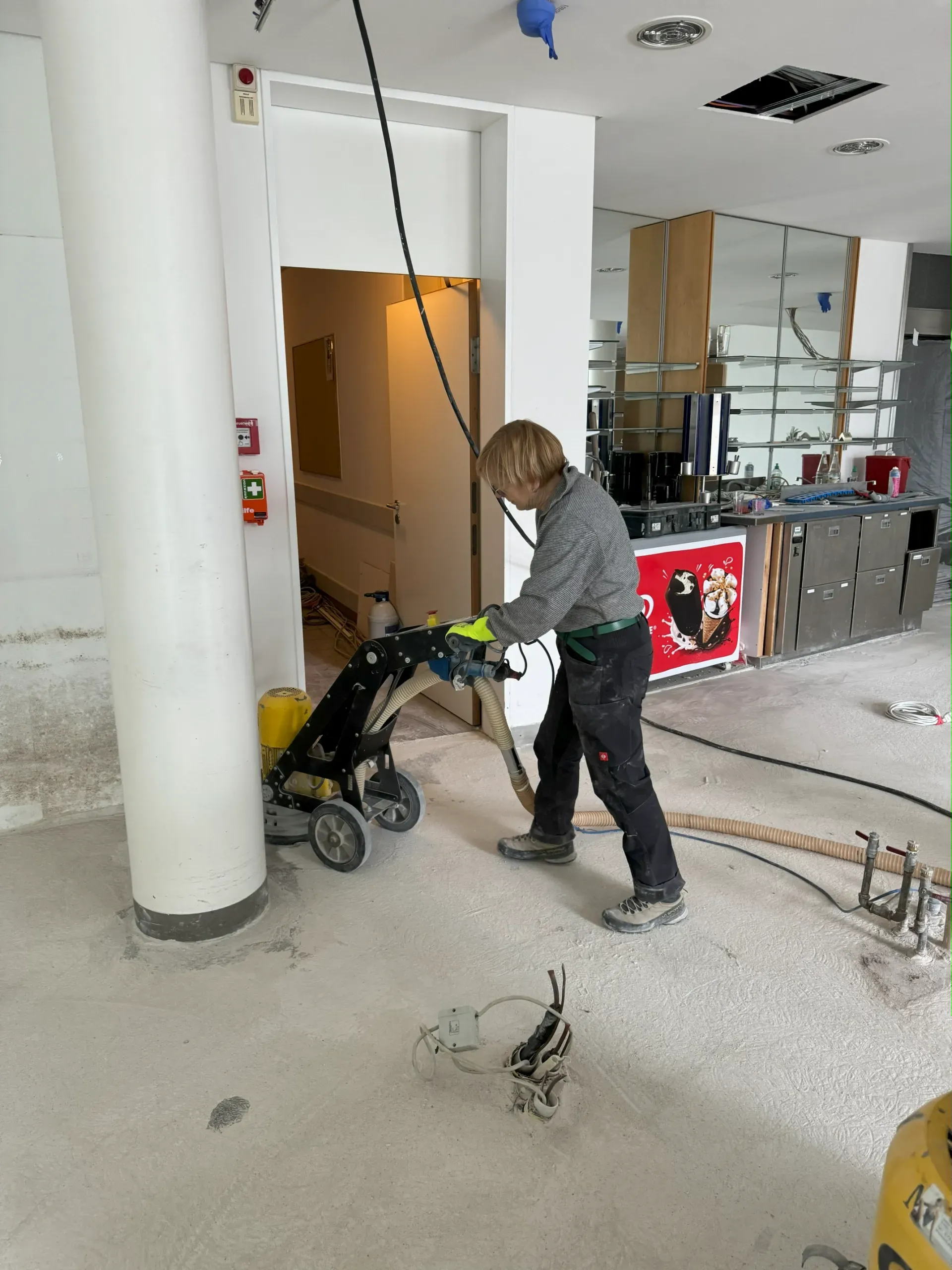 Fliessenkleber_abschleifen_Torfstecher_2 Fliessenkleber_abschleifen_Torfstecher_2