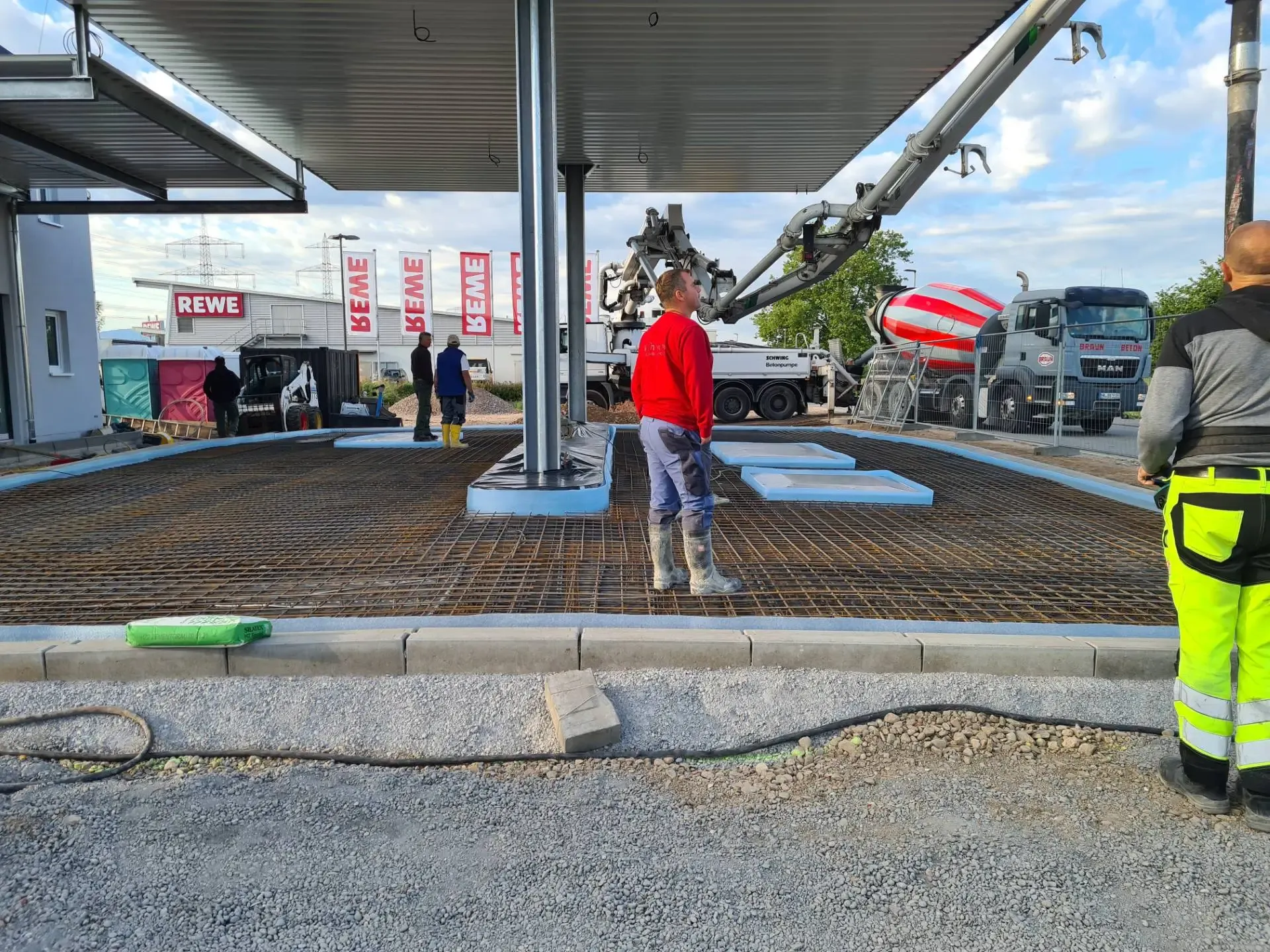 Tankstelle_Besenstrich Tankstelle_Besenstrich