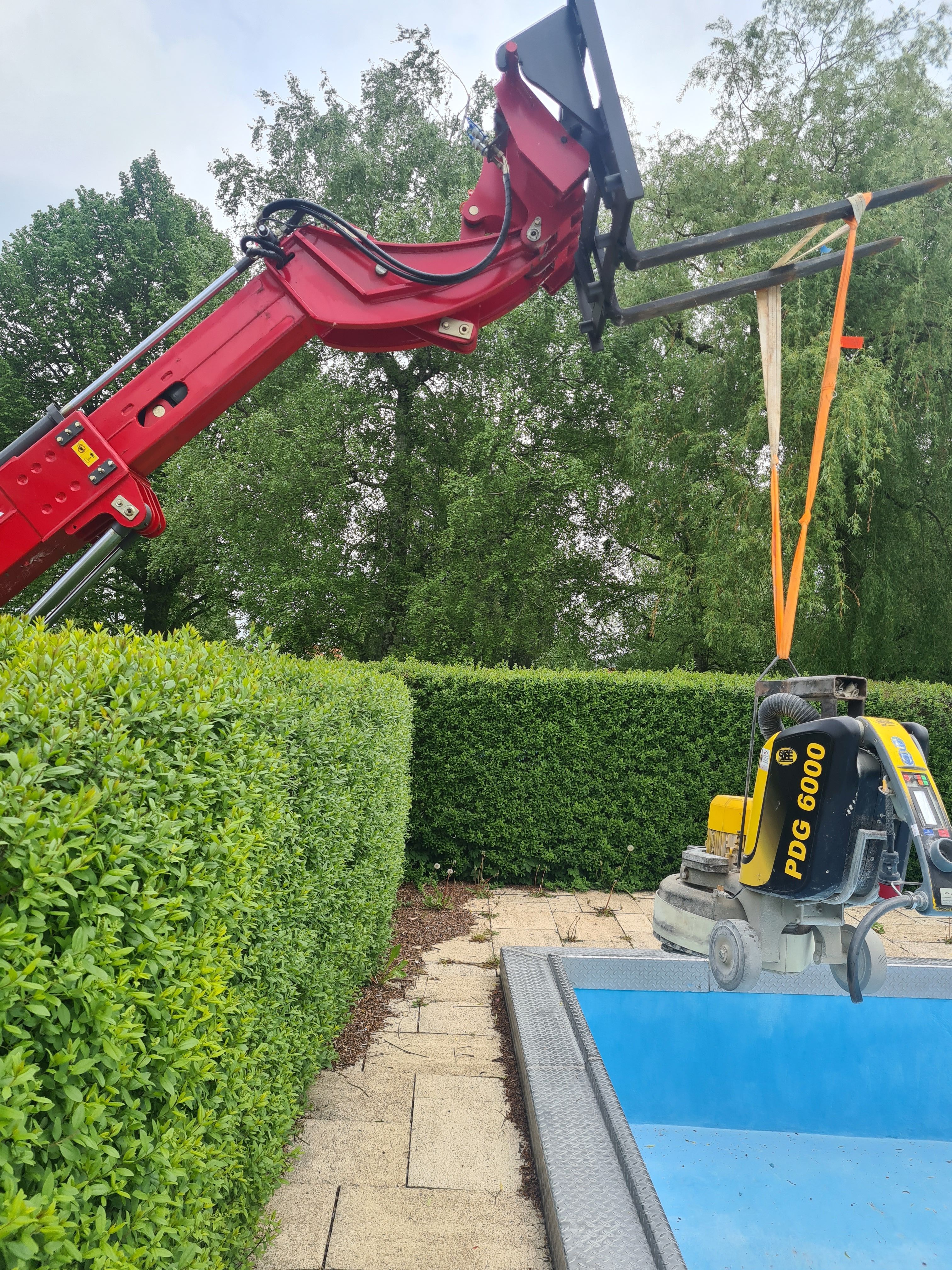 3_Neue Beschichtung fur das Freibad in Hauerz 9