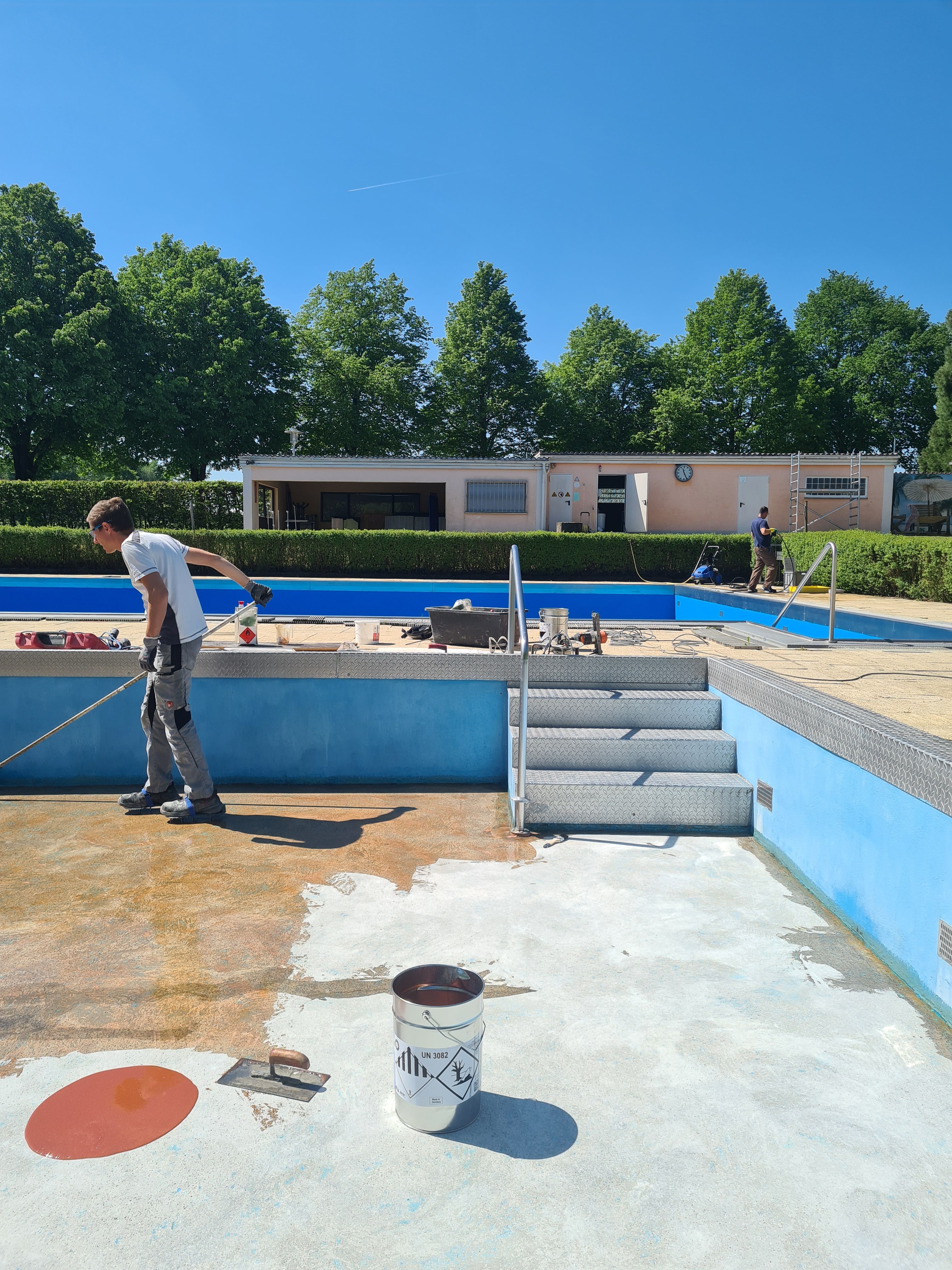6_Neue Beschichtung fur das Freibad in Hauerz 8