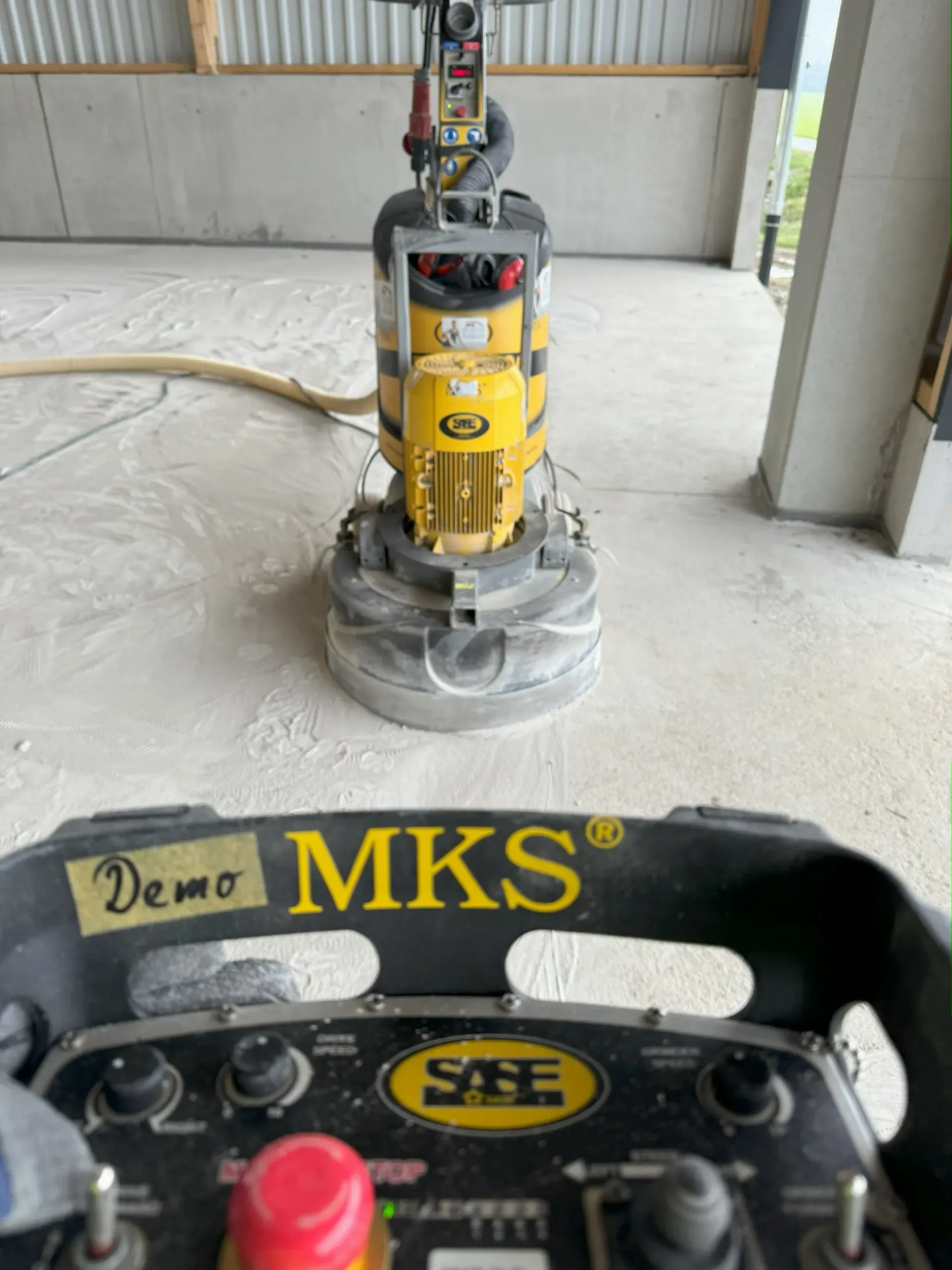 Maschinenhalle_Regenflaeche_abschleifen_9 Maschinenhalle_Regenflaeche_abschleifen_9