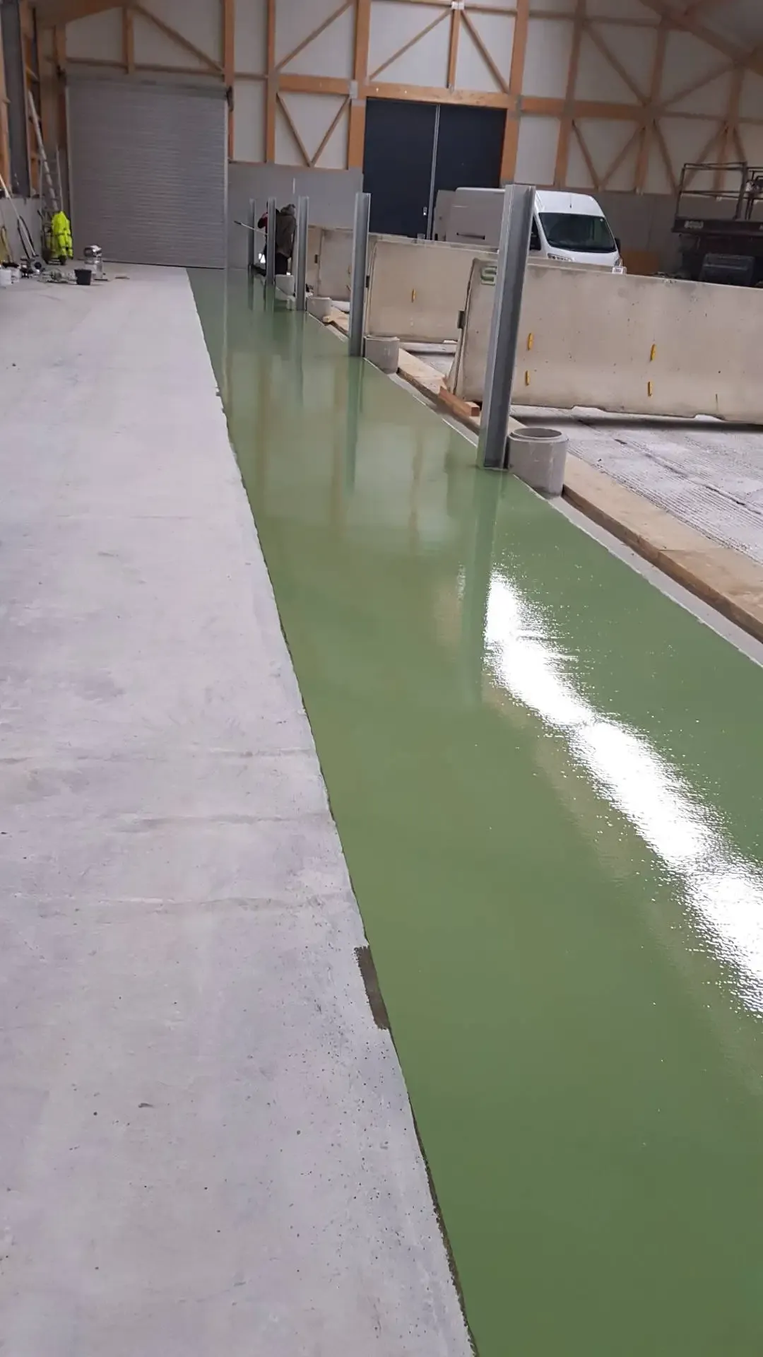 Futtertisch_beschichten_2 Futtertisch_beschichten_2