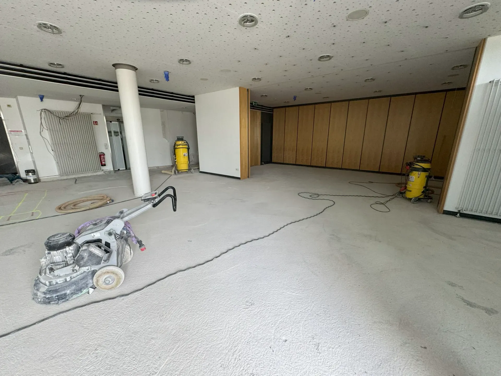 Fliessenkleber_abschleifen_Torfstecher_1 Fliessenkleber_abschleifen_Torfstecher_1