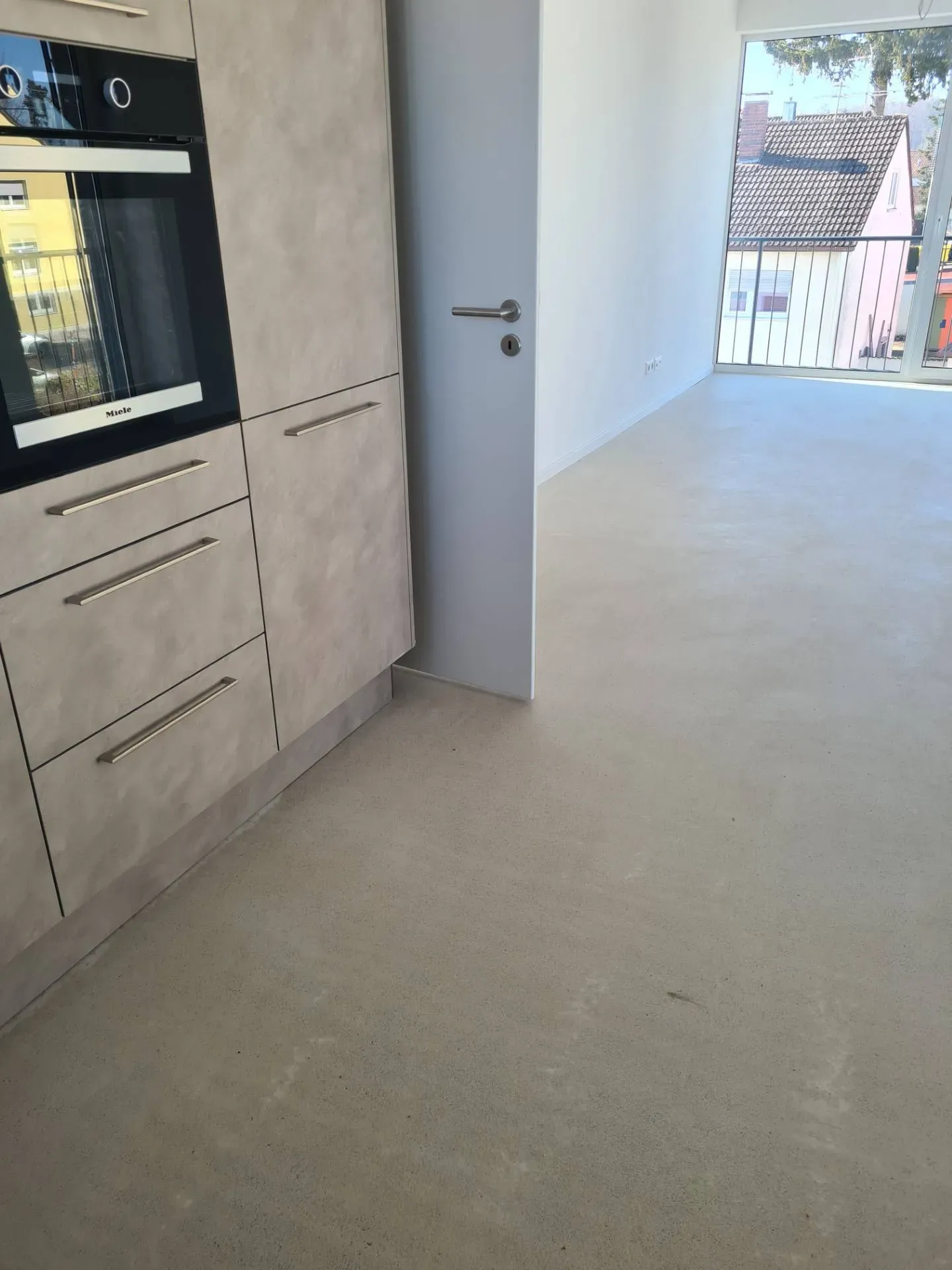 Wohnung_Estrich_geschliffen250305_111859 Wohnung_Estrich_geschliffen250305_111859